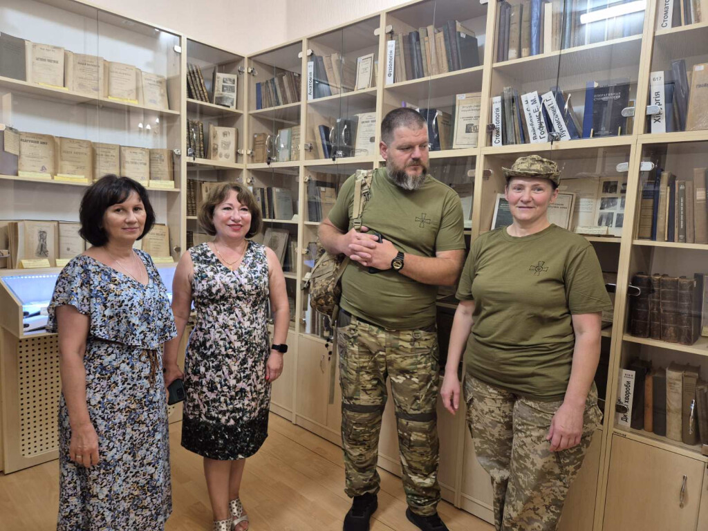 Від бойового досвіду до академічних знань: зустріч із військовими медиками