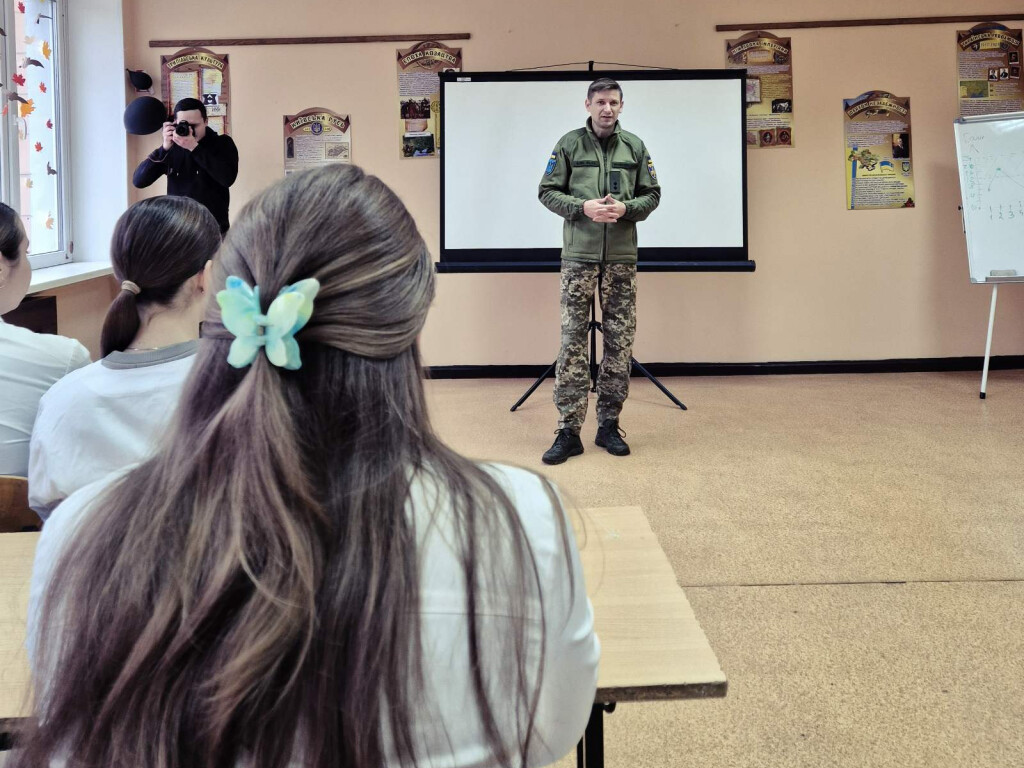 Сучасні виклики «гібрідної війни»