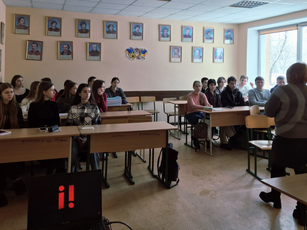 Вдячні за свободу: в університеті вшанували пам’ять Героїв Небесної Сотні