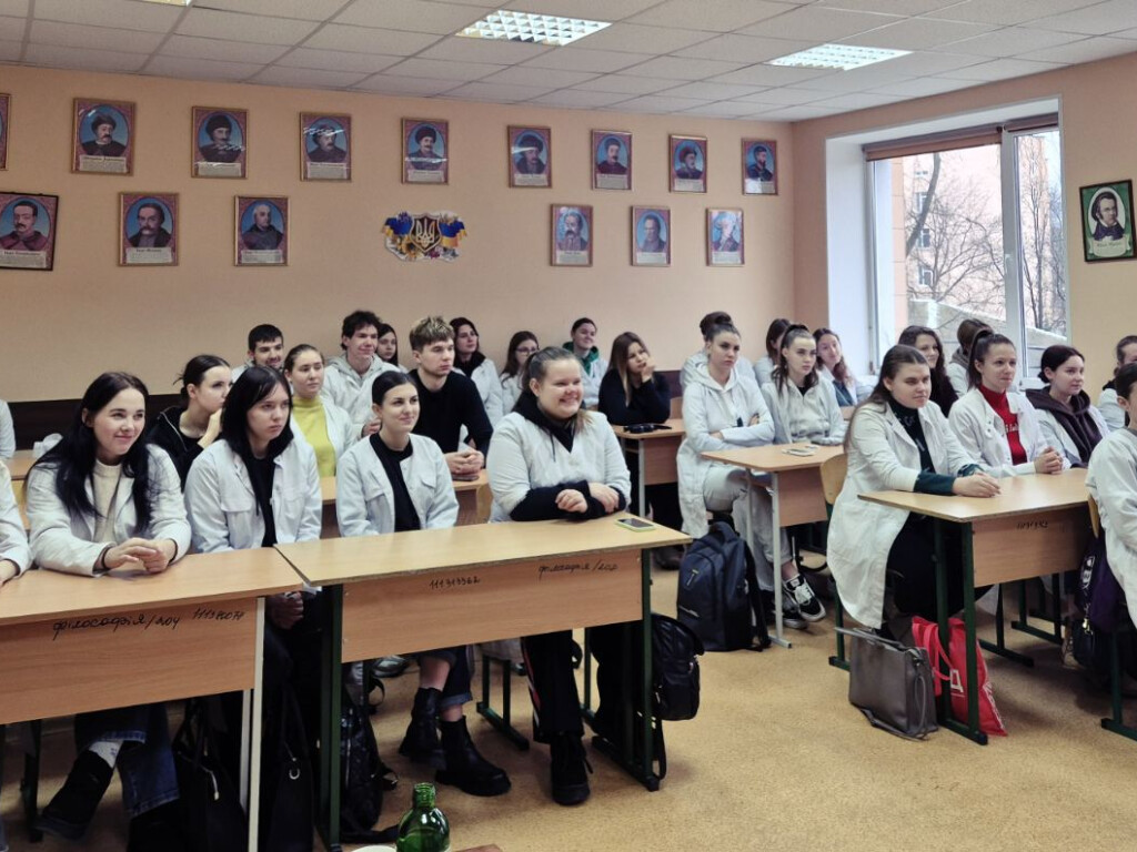 Сучасні виклики «гібрідної війни»