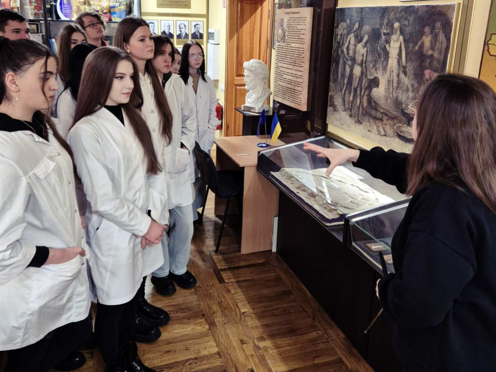 Вивчаємо історію медицини