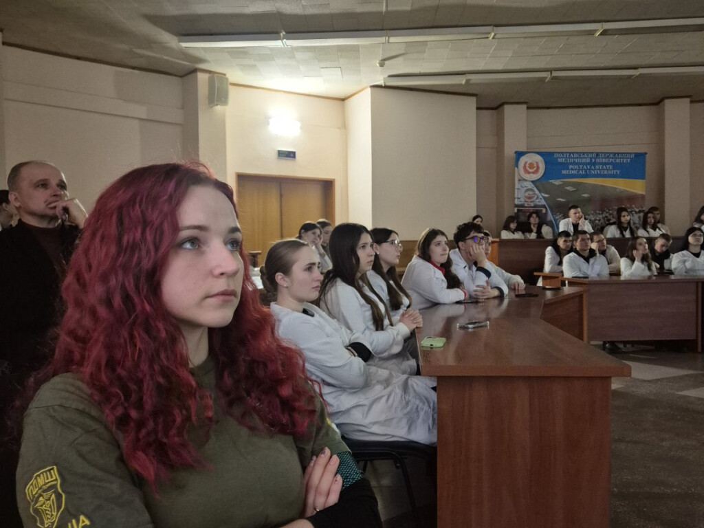 «Берегині у пікселі: історії випускниць та співробітниць ПДМУ, які стали на захист України»