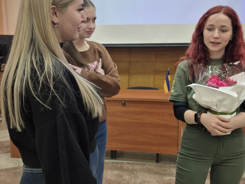 «Берегині у пікселі: історії випускниць та співробітниць ПДМУ, які стали на захист України»