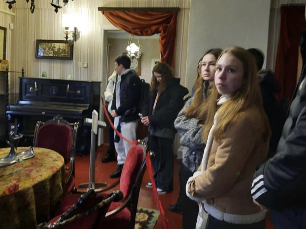 Екскурсія студентів до Літературно-меморіального музею Панаса Мирного.